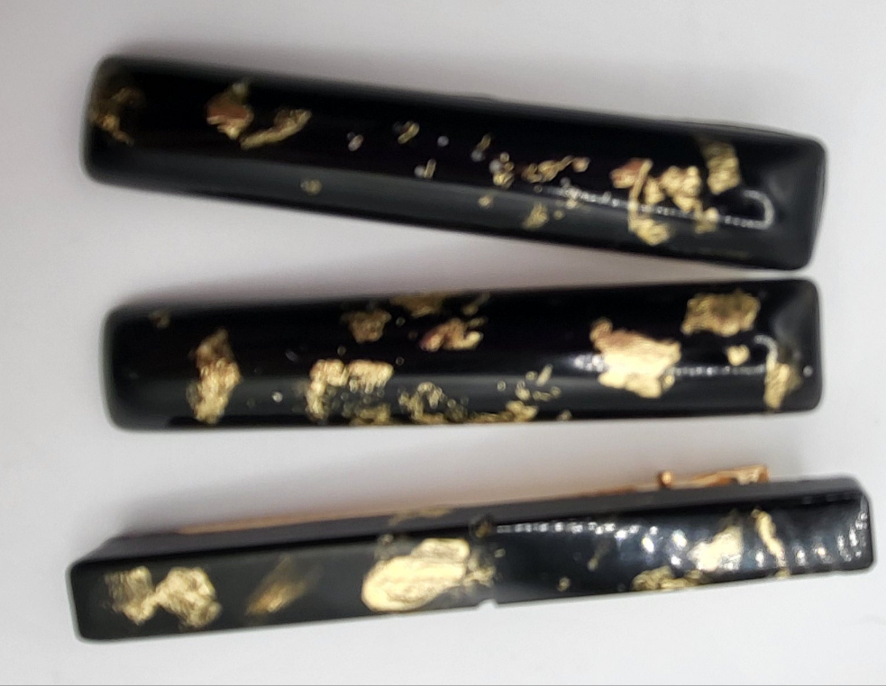 Lot de 3 barrettes artisanales uniques noir et feuilles d'ors