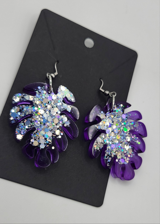 Boucles d’oreilles holographique pendantes encre violet