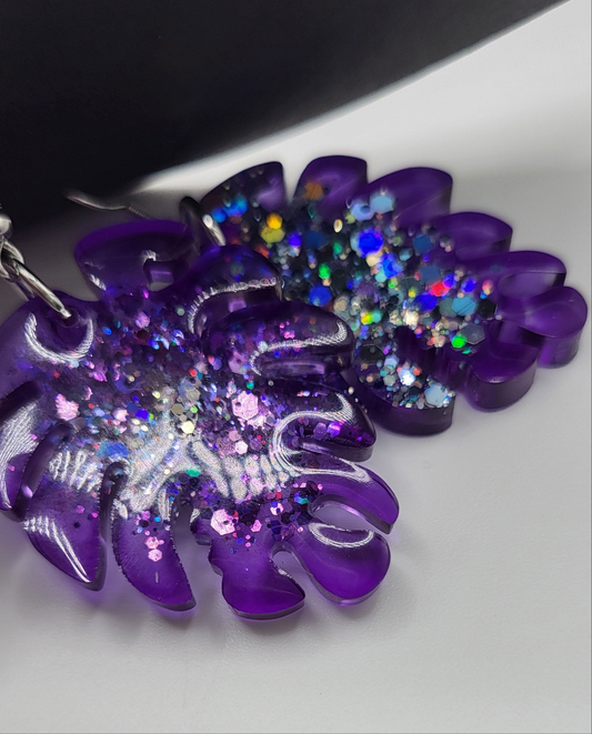Boucles d’oreilles holographique pendantes encre violet